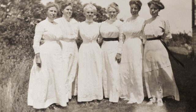 The six Motley sisters